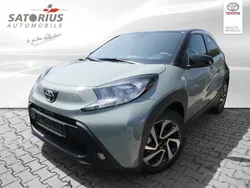Grün Neu 2025 Toyota Aygo Kleinwagen | 20.500 €