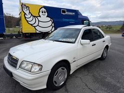 Weiß Gebraucht 1999 Mercedes C220 Classic Limousine | 6.999 € (Teuer)