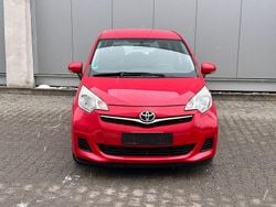 Rot Gebraucht 2013 Toyota Verso-S Cool Van / Kleinbus | 3.700 € (Fairer Preis)