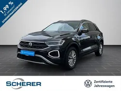 Deep black perleffekt (metallic) Gebraucht 2024 VW T-Roc Life SUV | 22.490 € (Guter Preis)