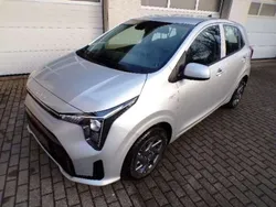 (kcs) sparklingsilber met. Neu 2024 Kia Picanto Vision Kleinwagen | 17.790 € (Fairer Preis)
