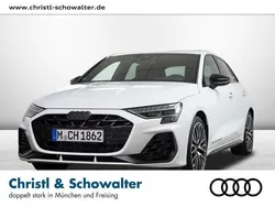 Gletscherweiss metallic Gebraucht 2024 Audi S3 Comfort Limousine | 60.248 €