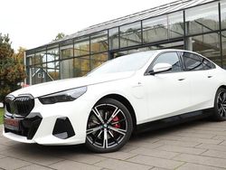 Weiß Gebraucht 2025 BMW 550e M Sport Limousine | 72.950 € (Superpreis)