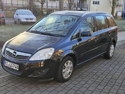 Schwarz Gebraucht 2009 Opel Zafira Van / Kleinbus | 750 € (Superpreis)