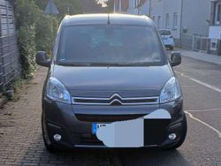 Grau Gebraucht 2016 Citroën Berlingo Van / Kleinbus | 7.200 € (Fairer Preis)