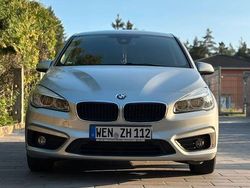Silber Gebraucht 2016 BMW 218 Gran Tourer Van / Kleinbus | 15.700 € (Fairer Preis)