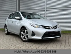 Silber Gebraucht 2013 Toyota Auris Cool Limousine | 8.999 € (Fairer Preis)