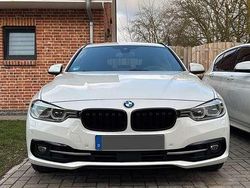 Weiß Gebraucht 2017 BMW 330 Sport Line Kombi | 9.999 € (Fairer Preis)
