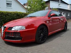 Rot Gebraucht 2007 Alfa Romeo GT Distinctive Coupé | 16.000 €