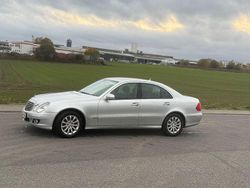Silber Gebraucht 2006 Mercedes E280 Elegance Limousine | 5.700 € (Fairer Preis)