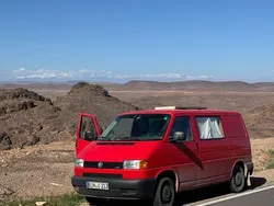 Rot Gebraucht 2000 VW T4 Van | 11.000 € (Teuer)