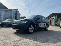 Nightshade blue metallic Gebraucht 2021 VW Tiguan Elegance SUV | 35.990 € (Etwas zu teuer)