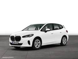 Weiß Gebraucht 2024 BMW 218 Active Tourer Van / Kleinbus | 31.244 € (Superpreis)