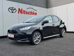 Schwarz Neu 2024 Toyota Yaris Hybrid Style Limousine | 26.990 € (Fairer Preis)