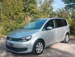 Silber Gebraucht 2014 VW Touran Comfortline Van / Kleinbus | 8.500 € (Fairer Preis)