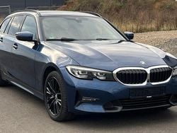 Blau Gebraucht 2021 BMW 330 Sport Line Limousine | 22.000 € (Superpreis)