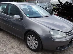 Grau Gebraucht 2004 VW Golf IV Trendline Limousine | 3.450 € (Fairer Preis)