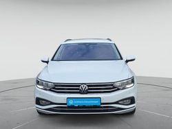 Weiß Gebraucht 2023 VW Passat Business Kombi | 27.380 € (Guter Preis)