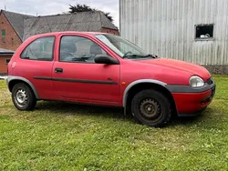 Rot Gebraucht 1998 Opel Corsa Kleinwagen | 500 €