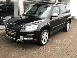 Schwarz Gebraucht 2016 Skoda Yeti Ambition SUV | 14.900 € (Fairer Preis)
