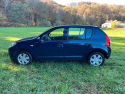 Blau Gebraucht 2011 Dacia Sandero Kleinwagen | 2.100 €