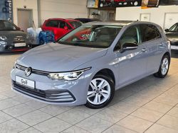 Grau Gebraucht 2020 VW Golf VIII Life Limousine | 19.900 € (Fairer Preis)