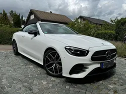 Weiß Gebraucht 2023 Mercedes E200 AMG Cabrio | 48.500 € (Fairer Preis)