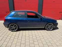 Blau Gebraucht 1998 Audi A3 Kleinwagen | 1.500 € (Guter Preis)