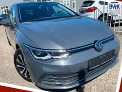 Grau Gebraucht 2022 VW Golf VIII Active Limousine | 22.380 € (Fairer Preis)