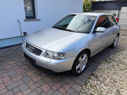 Silber Gebraucht 2001 Audi A3 Ambition Limousine | 4.000 €