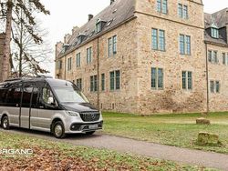 Obsidianschwarz metallic Neu 2025 Mercedes Sprinter Edition Van | 323.561 €