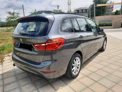 Grau Gebraucht 2015 BMW 218 Gran Tourer Advantage Van / Kleinbus | 13.980 € (Fairer Preis)