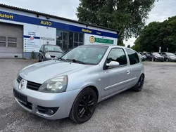 Silber Gebraucht 2007 Renault Clio II Campus Limousine | 1.790 € (Fairer Preis)