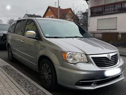 Grau Gebraucht 2015 Lancia Voyager S Van / Kleinbus | 5.700 € (Superpreis)