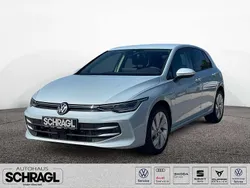 Crystal ice blue metallic Neu 2025 VW Golf VIII Life Limousine | 28.970 € (Superpreis)