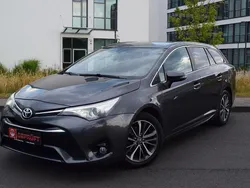 Grau Gebraucht 2016 Toyota Avensis Comfort Kombi | 6.999 € (Etwas zu teuer)