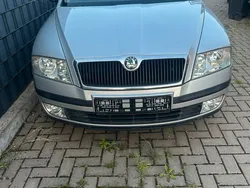 Silber Gebraucht 2004 Skoda Octavia Classic Limousine | 4.000 € (Fairer Preis)