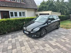 Schwarz Gebraucht 2012 Mercedes B180 Sport Van / Kleinbus | 7.250 €