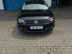 Schwarz Gebraucht 2014 VW Jetta Limousine | 8.000 € (Teuer)