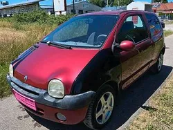 Rot Gebraucht 2001 Renault Twingo Kleinwagen | 1.590 € (Etwas zu teuer)