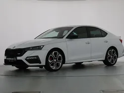 Moonweiss metallic Gebraucht 2021 Skoda Octavia First Edition Limousine | 27.889 € (Guter Preis)