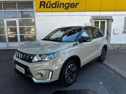 Beige Gebraucht 2020 Suzuki Vitara SUV | 22.480 € (Etwas zu teuer)