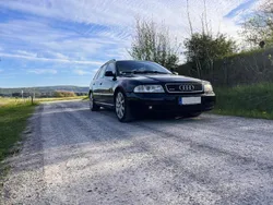 Schwarz Gebraucht 2000 Audi A4 Kombi | 2.950 € (Etwas zu teuer)