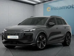 Grau Gebraucht 2025 Audi Q6 e-tron S-Line SUV | 93.749 €