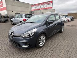 Grau Gebraucht 2017 Renault Clio IV Expression Limousine | 6.499 € (Guter Preis)