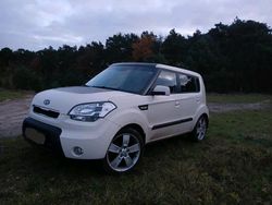 Weiß Gebraucht 2009 Kia Soul SUV | 5.490 € (Teuer)