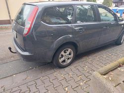 Grau Gebraucht 2005 Ford Focus Titanium Kombi | 3.000 € (Teuer)