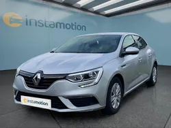 Grau Gebraucht 2019 Renault Mégane IV Limousine | 13.749 € (Fairer Preis)