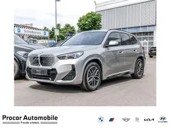 Silber Neu 2025 BMW iX1 M Sport SUV | 48.990 € (Guter Preis)