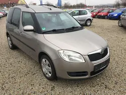 Grau Gebraucht 2009 Skoda Roomster Kombi | 3.900 €